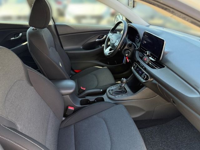 Fahrzeugabbildung Hyundai i30 cw Trend 1.5 T-GDI +KLIMA+NAVI+RFK+SHZ+UVM+