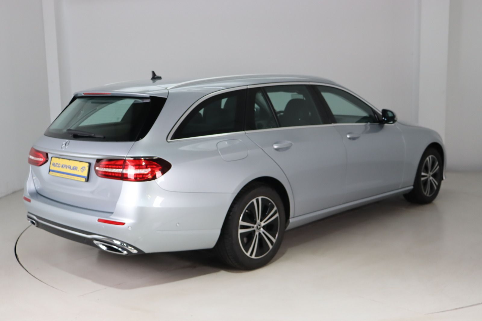 Fahrzeugabbildung Mercedes-Benz E 220 T d  * LED * DAB * Widescreen