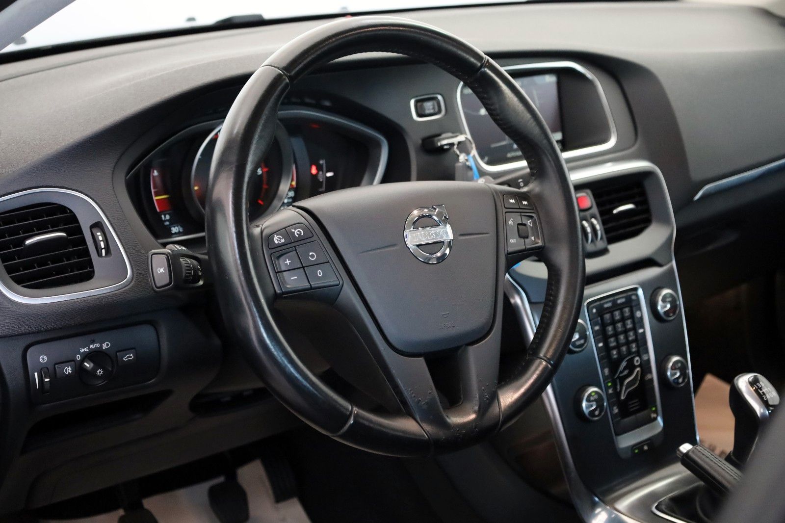 Fahrzeugabbildung Volvo V40 You! TLeder,Navi,Xenon,Kamera,SH,PDC,SR+WR