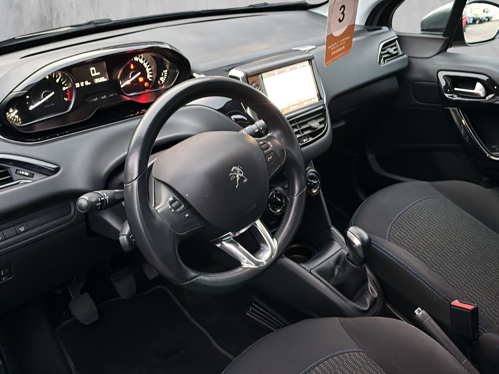 Fahrzeugabbildung Peugeot 208 Signature 2.HAND NAVI KLIMA TEMPOMAT PDC MFL