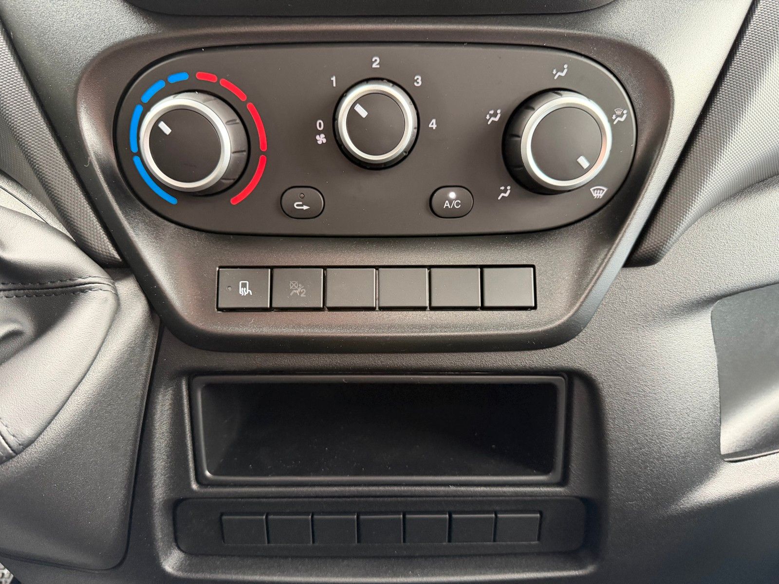 Fahrzeugabbildung Iveco Daily 35S16 H 3.0L *R3.750mm*AHK*Klima*