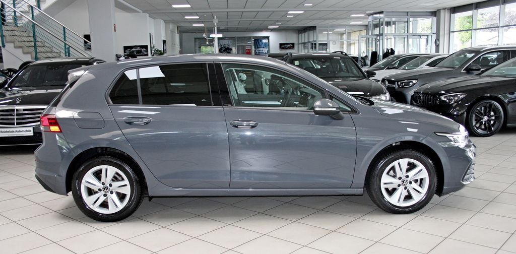 Volkswagen Golf VIII 1.0 TSI DSG Life NAVI LED ACC SITZHZG