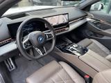 BMW i5 eDrive40 M Sport || AHK 360° B&W Pano - BMW: Limousine, E36