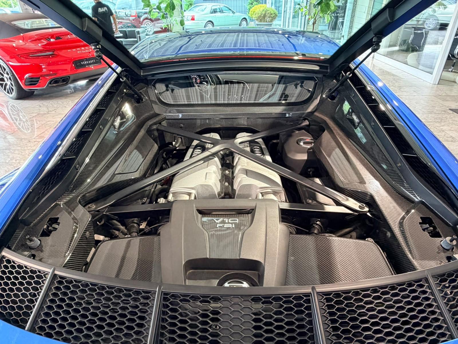 AUDI R8 COUPE 5.2 FSI V10 PLUS CARBON