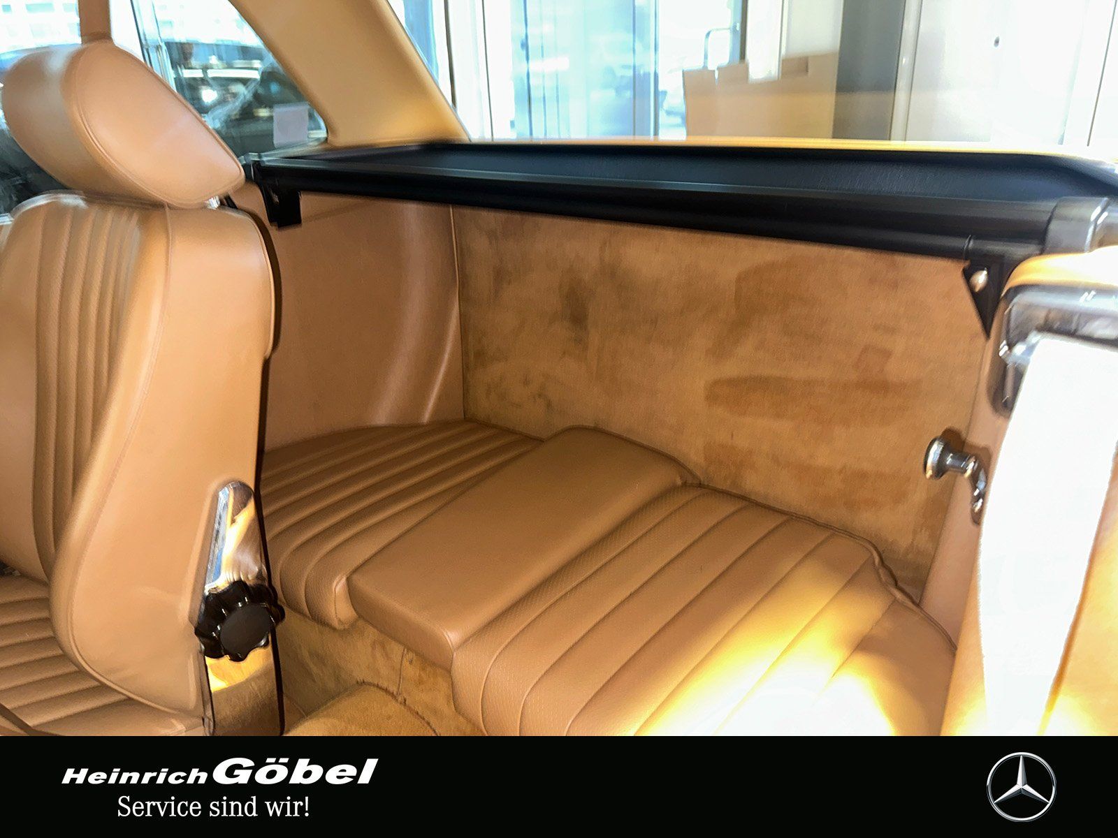 Fahrzeugabbildung Mercedes-Benz 560 SL