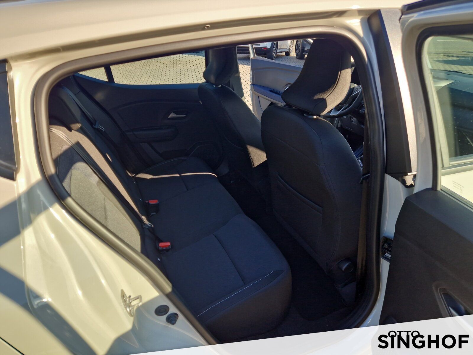 Fahrzeugabbildung Dacia Neuer Sandero Expression TCe 100