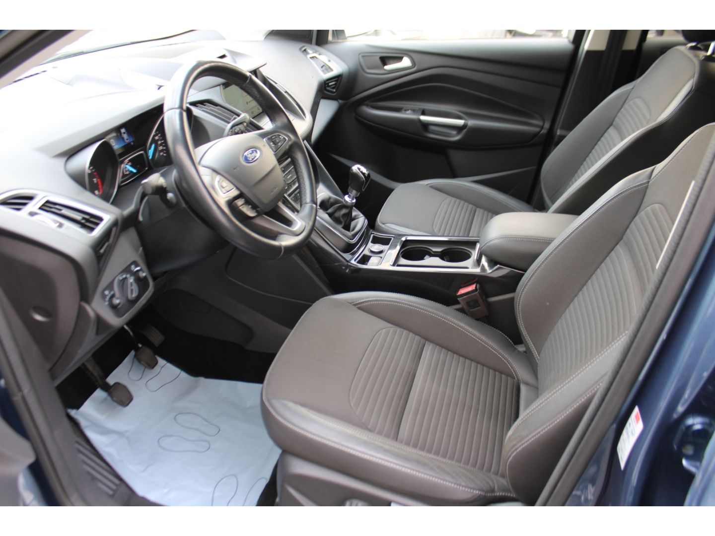 FORD Kuga 1.5 1,5 EcoBoost 2x4 Titanium Navi AHK WiPa - Image 7