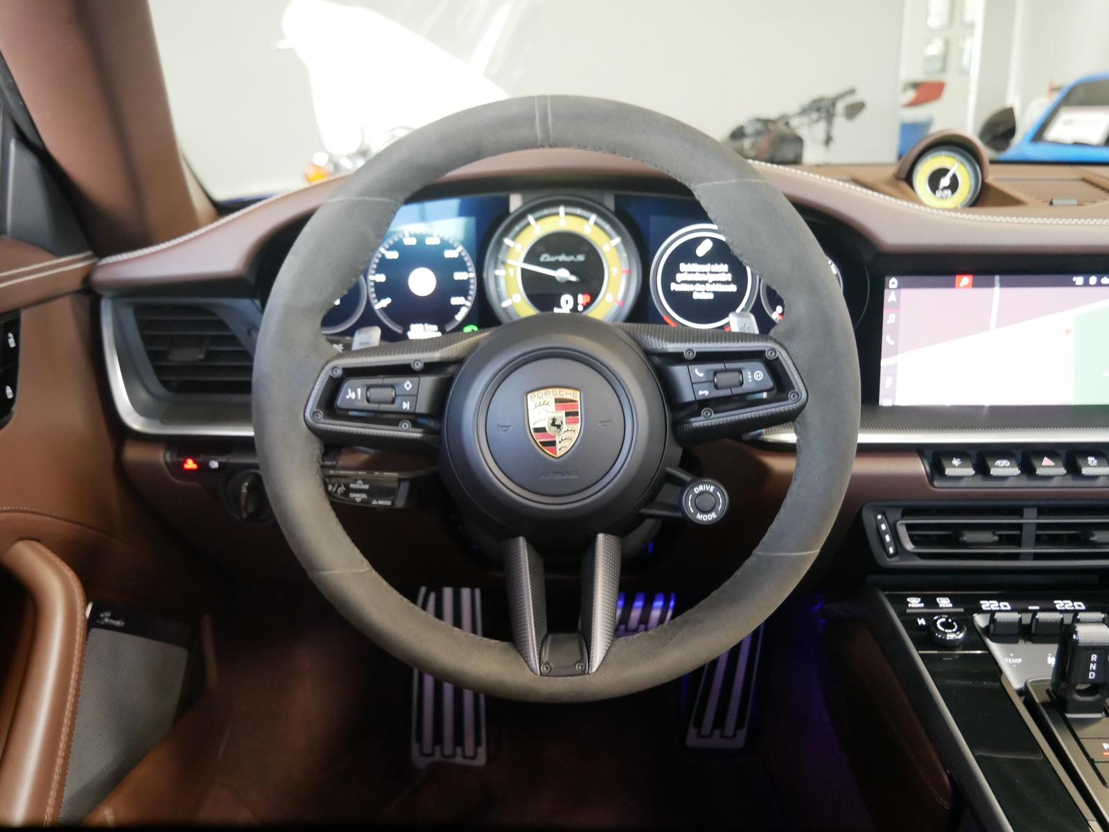 Porsche 992 911 Turbo S Lift Matrix Sportabgas PASM 1.Hd