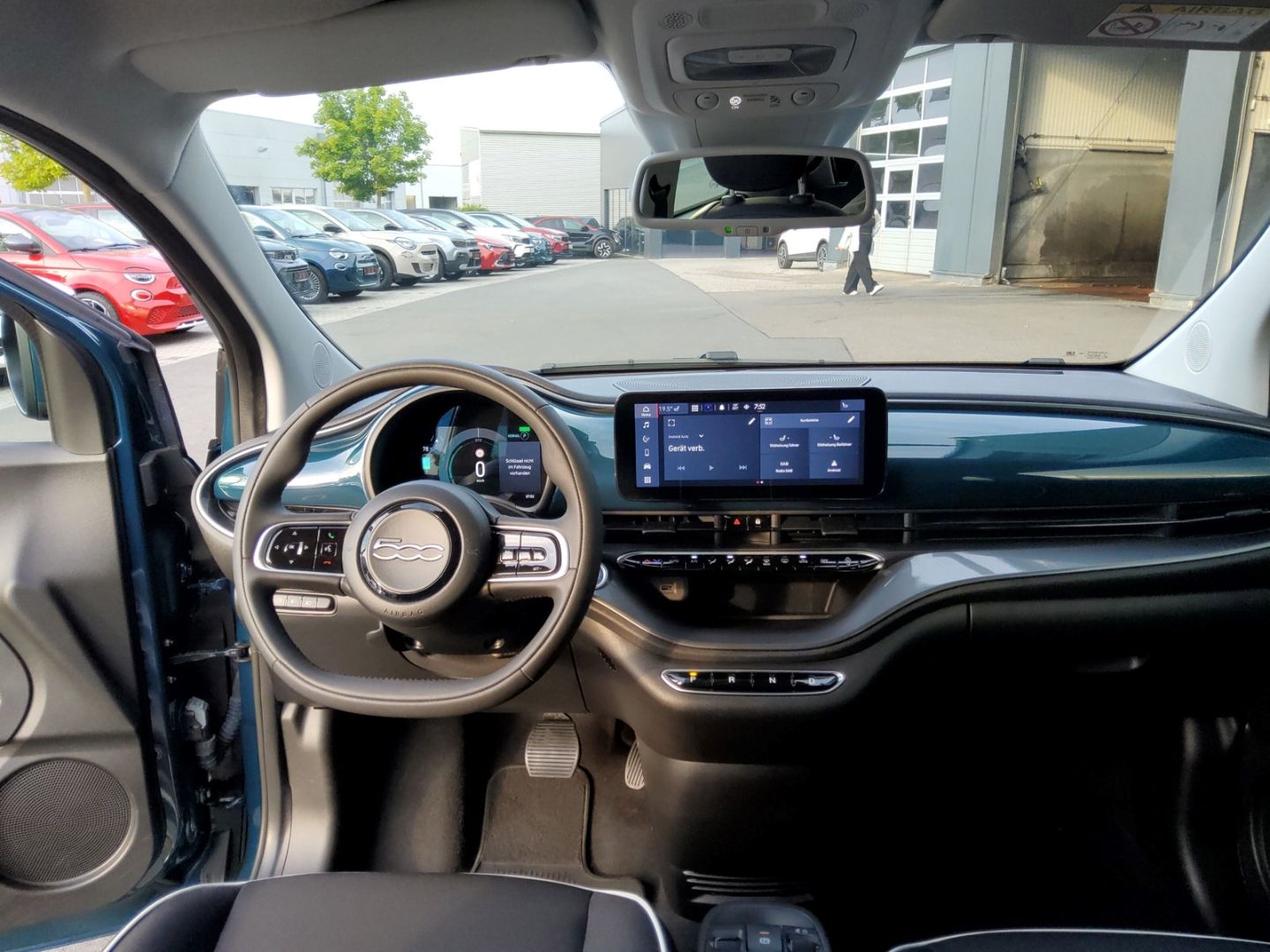 Fahrzeugabbildung Fiat 500e LED SHZ PDC DAB 360°DroneView Keyless CarPl