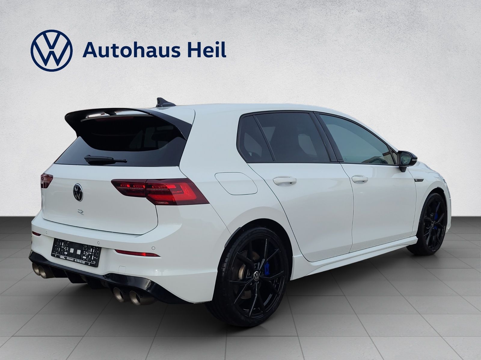 Volkswagen Golf VIII R 2.0 TSI DSG 4M BlackStyle Akra foto 5