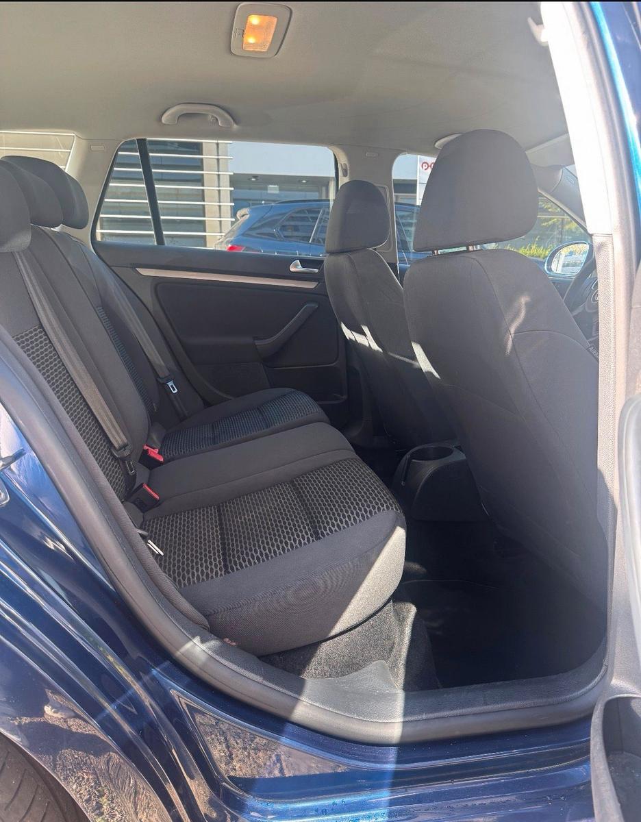 Volkswagen Golf 2010 — двигун 105 HP (77kW)