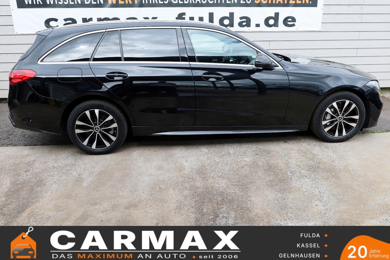 Fahrzeugabbildung Mercedes-Benz C 300e T AMG Line Leder,Navi,LED,HUD,SH,Park Pak