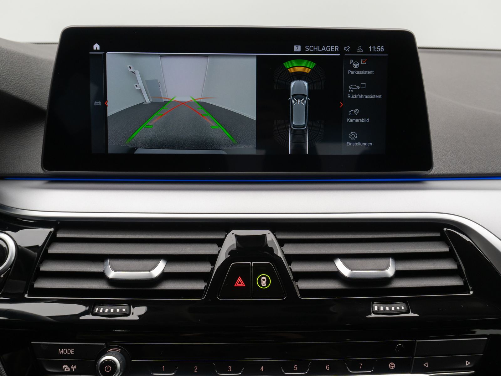 Fahrzeugabbildung BMW 520d Kamera HUD DAB Leder Alarm DisplayKey Sport