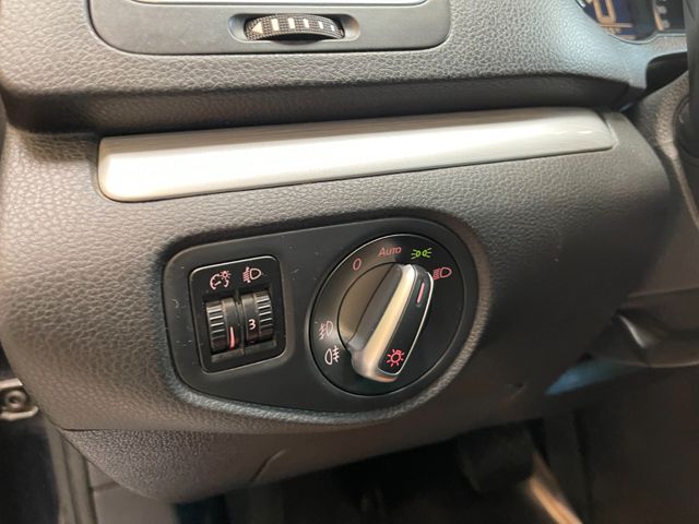 Volkswagen Sharan Cup BMT *NAVI*AHK*TEMPOMAT*KAMERA*USB*BLT