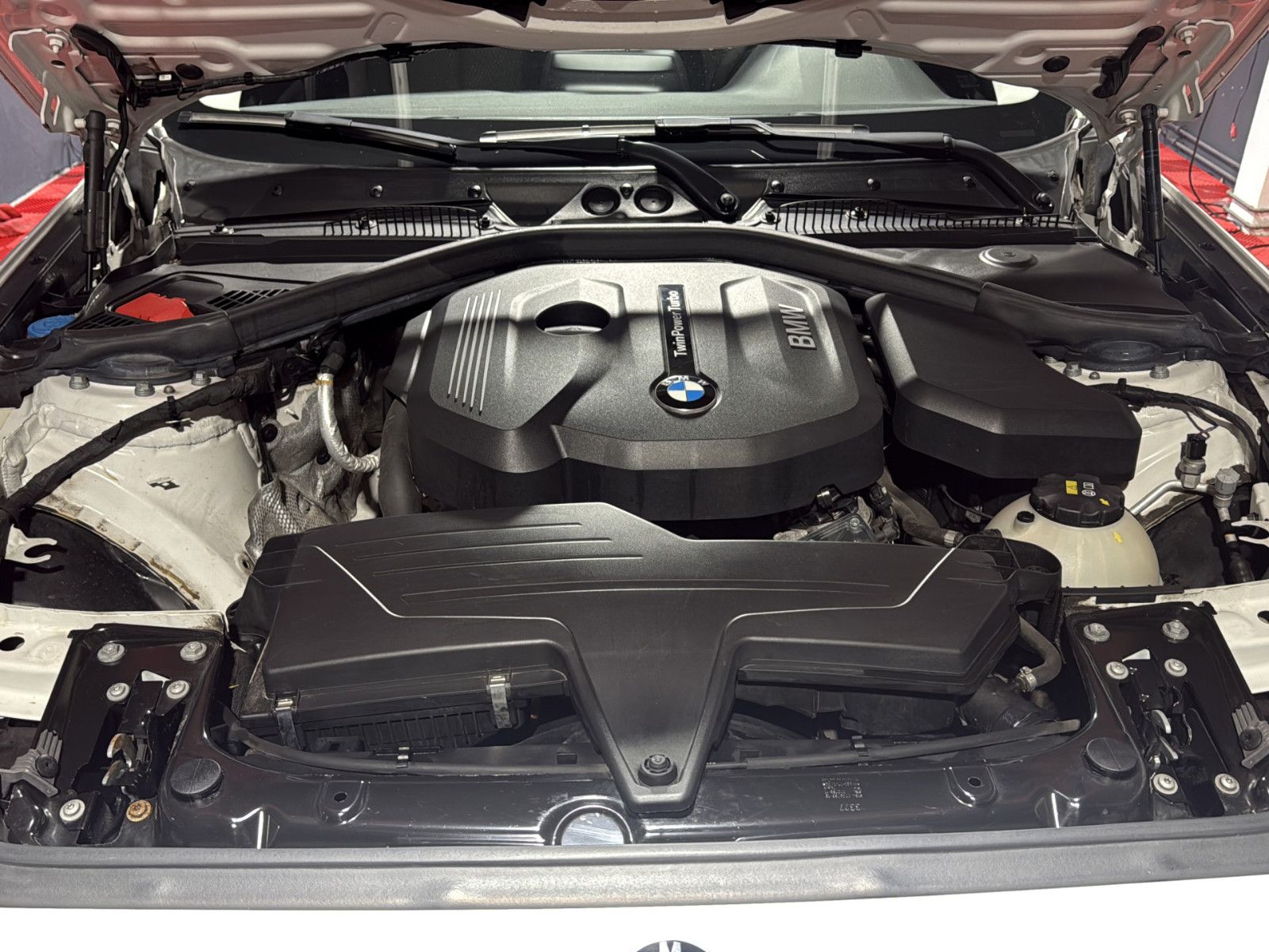 Fahrzeugabbildung BMW 116  Limousine 5-trg.  Advantage/ unfallfrei