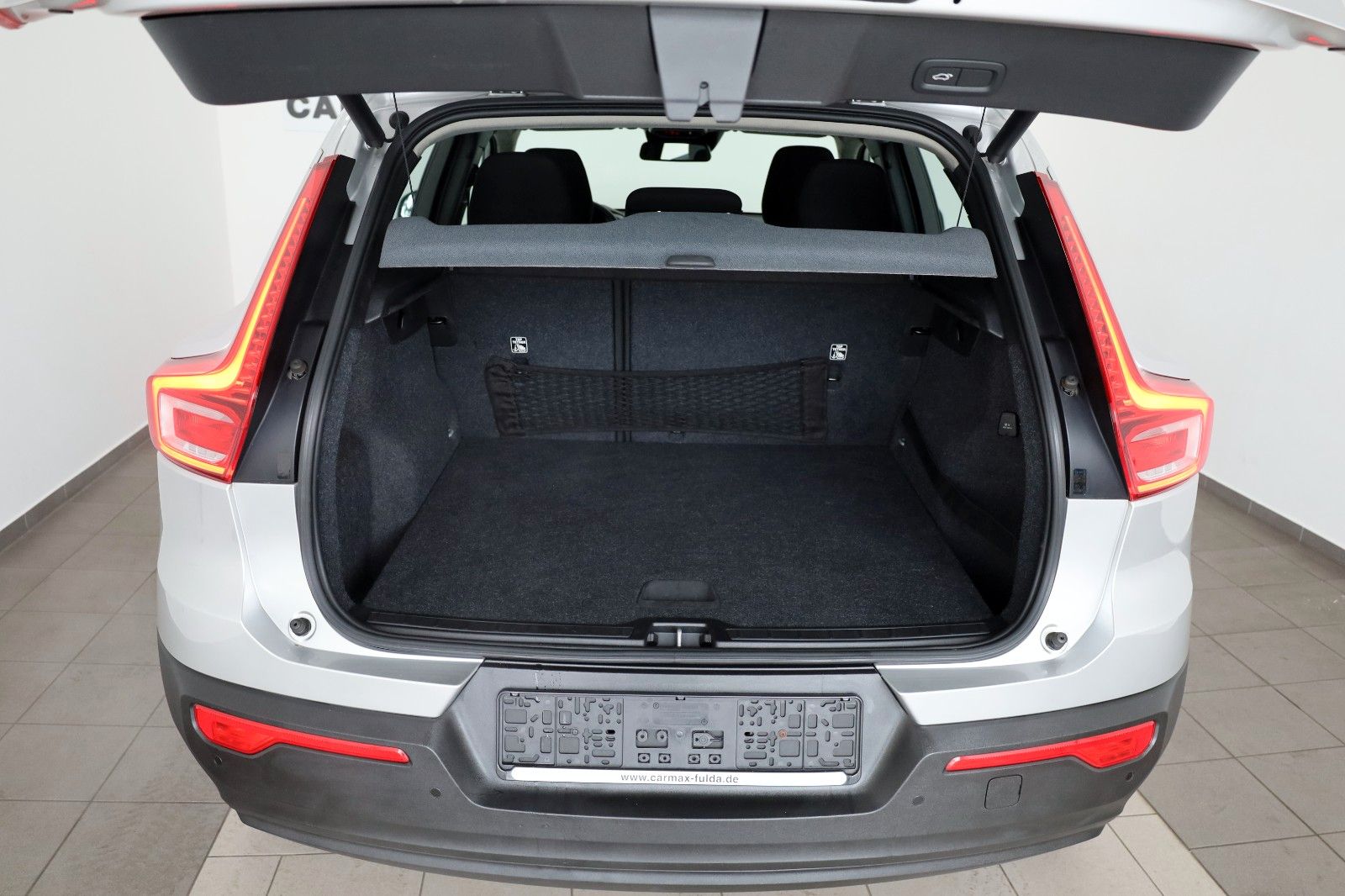 Fahrzeugabbildung Volvo XC40 2WD Navi,LED,Kamera,Apple CarPlay,PDC