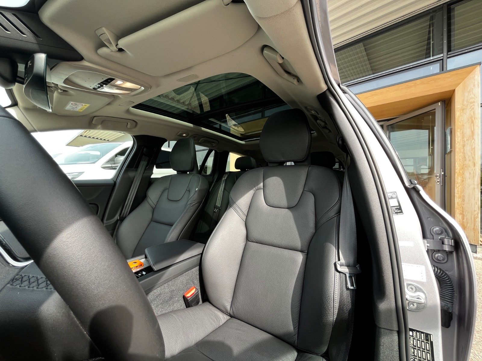 Volvo V60 B4 Plus Dark foto 7