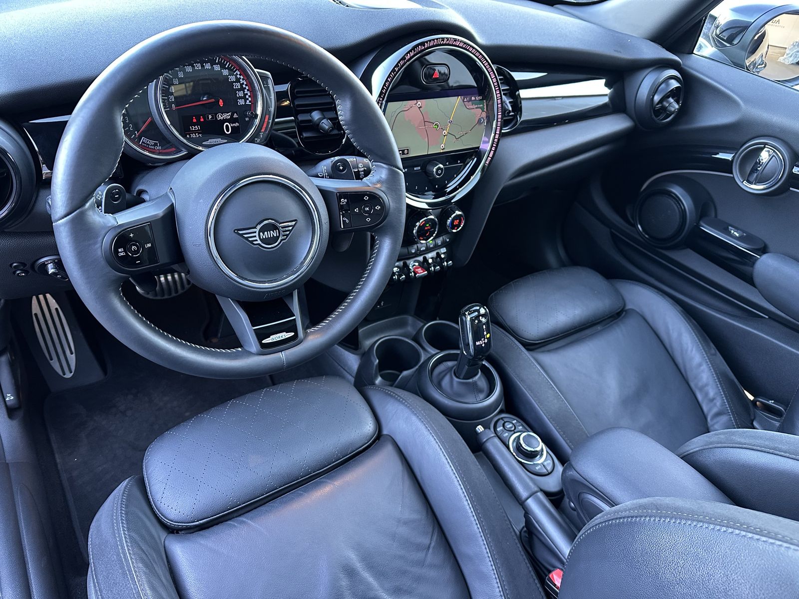 Fahrzeugabbildung MINI John Cooper Works Sport-Aut. NAV+LED+KAM+PANO+PP