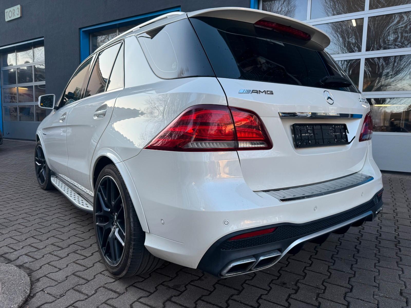 Mercedes-Benz GLE 63 S AMG Theater Group Pano Schiebedach
