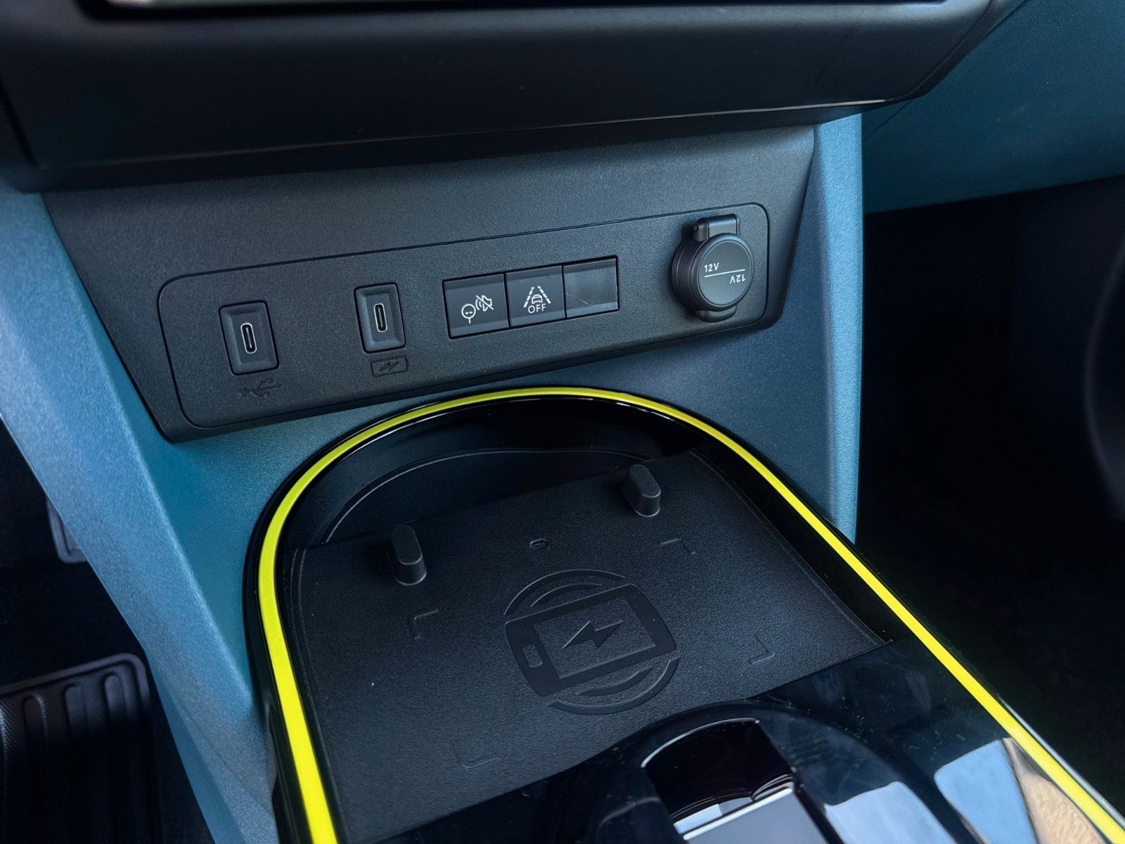 Fahrzeugabbildung Fiat Grande Panda 1.2 110PS Business Edition Navi