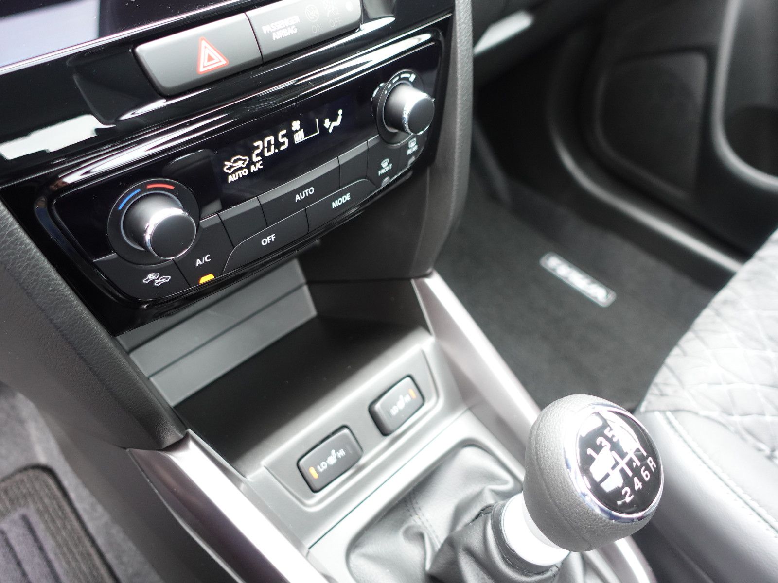 Fahrzeugabbildung Suzuki Vitara 1.4 Comfort+ NAVI,Sitzh.,PDC,Kamera,Pano