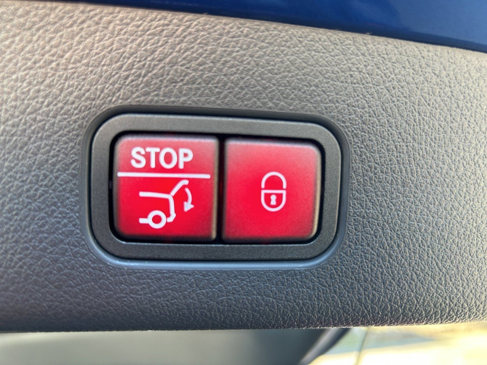 Fahrzeugabbildung Mercedes-Benz GLC 300 AMG Prem AIRMATIC Burme DISTRO Night HAL