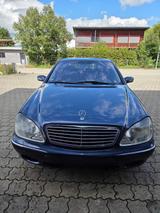 Mercedes-Benz 320 S - blaue Mercedes-Benz 320