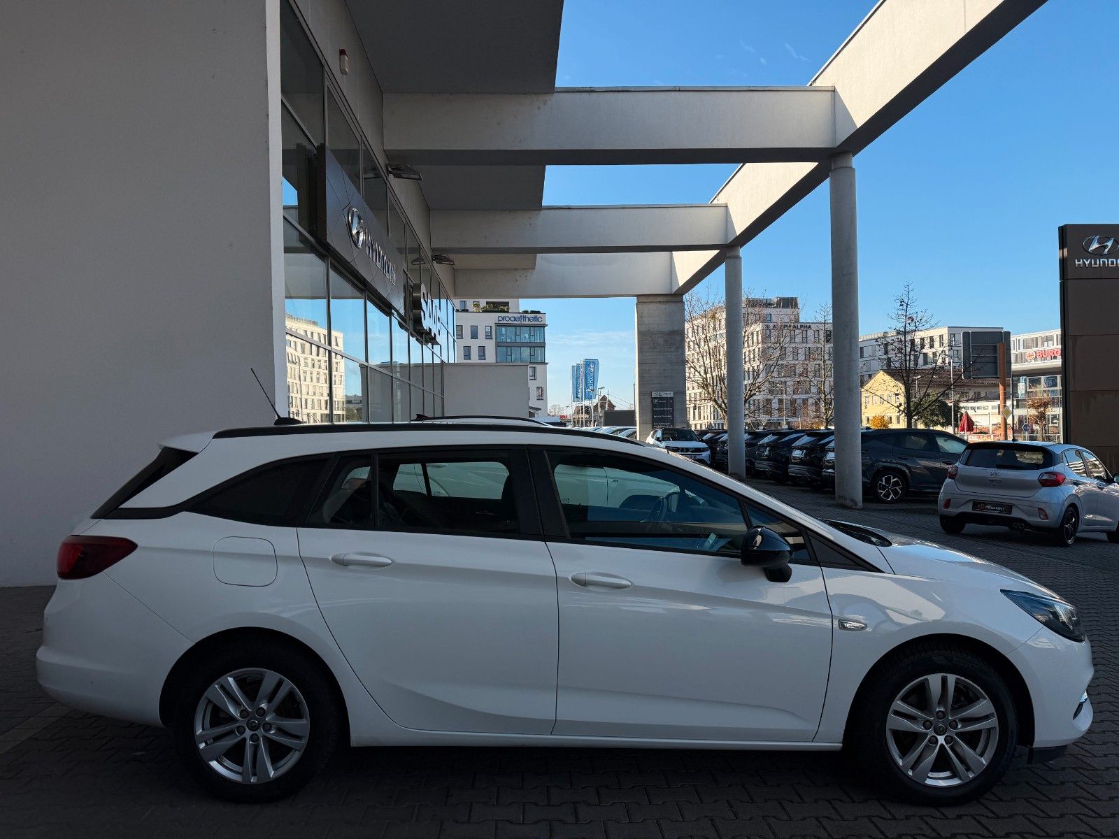 Fahrzeugabbildung Opel Astra K ST Business Edition 110PS Navi/Kamera!