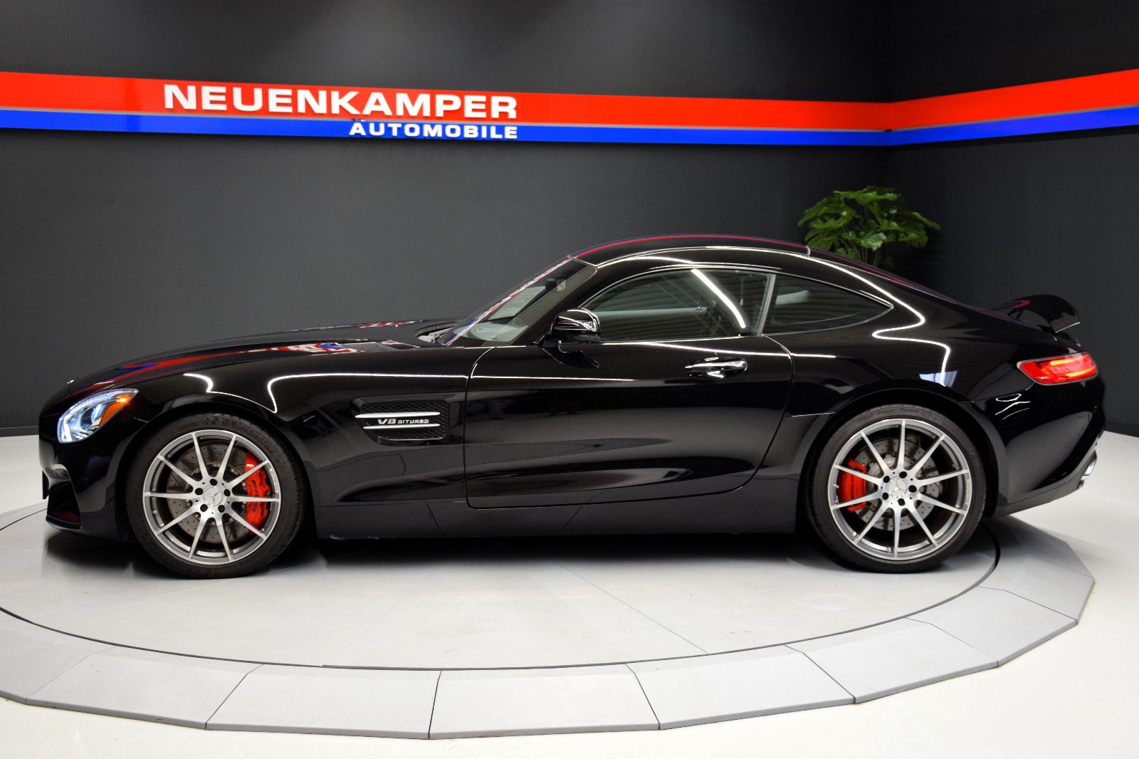 Fahrzeugabbildung Mercedes-Benz AMG GT S Pano Burmester Performance-Sitze 1.Hand