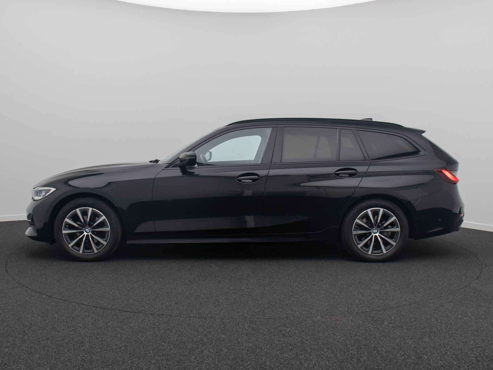 Fahrzeugabbildung BMW 318i Sport Line DAB Kamera Stop&go Laser HiFi