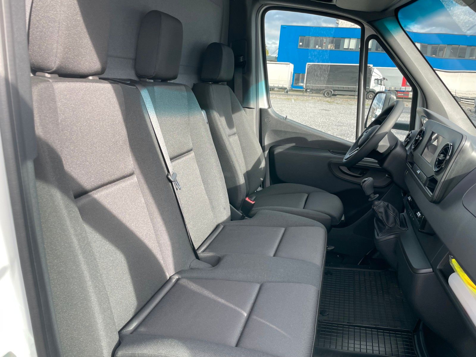 Fahrzeugabbildung Mercedes-Benz Sprinter III 317 CDI  Koffer  LBW Kam Navi