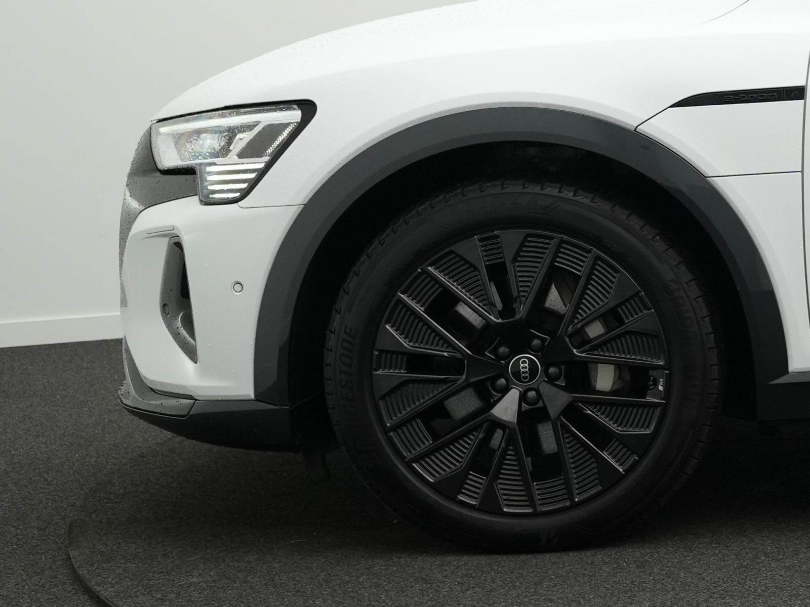 Audi Q8 e-tron - Bild 17