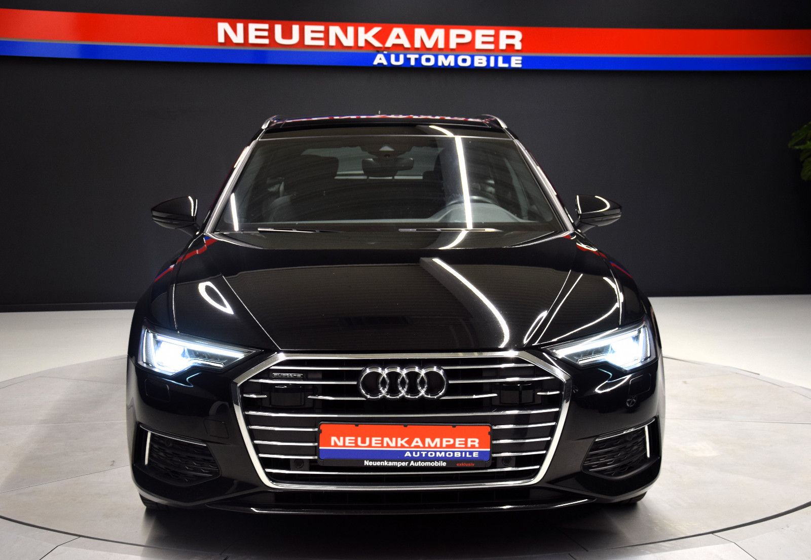 Fahrzeugabbildung Audi A6 Avant 45 TFSI quattro Kamera Pano ACC Leder