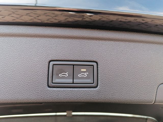 Touareg Elegance 3.0 eTSI 4M HEAD-UP+LUFT+PANO+