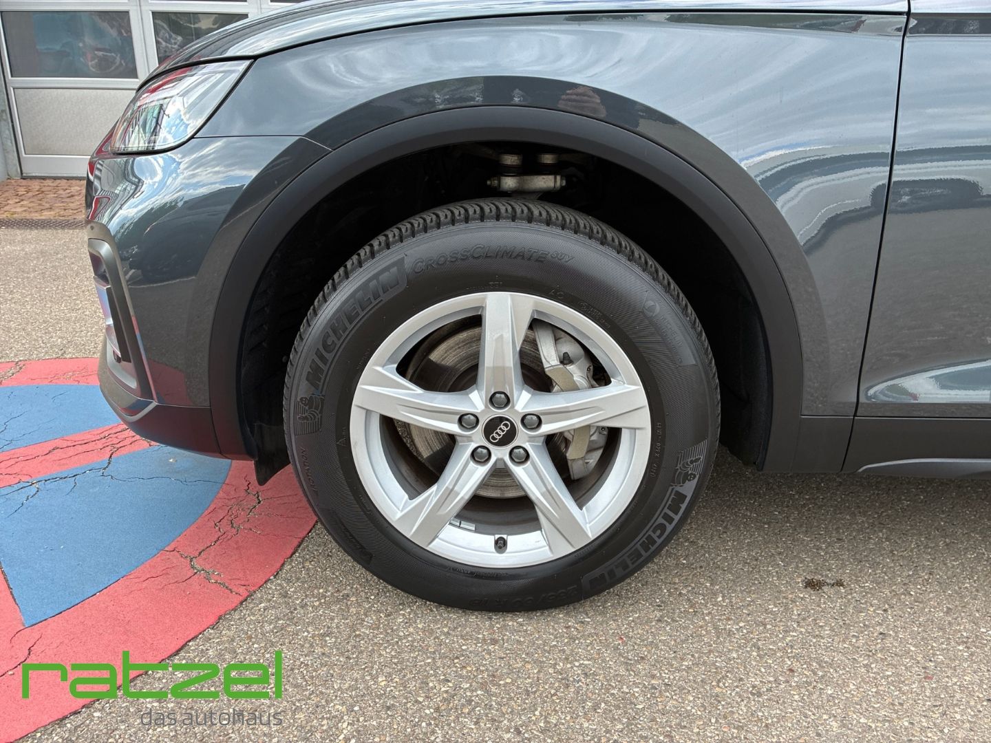 Fahrzeugabbildung Audi Q5 40 TDI quattro S tronic Navi LED RFK Virtual