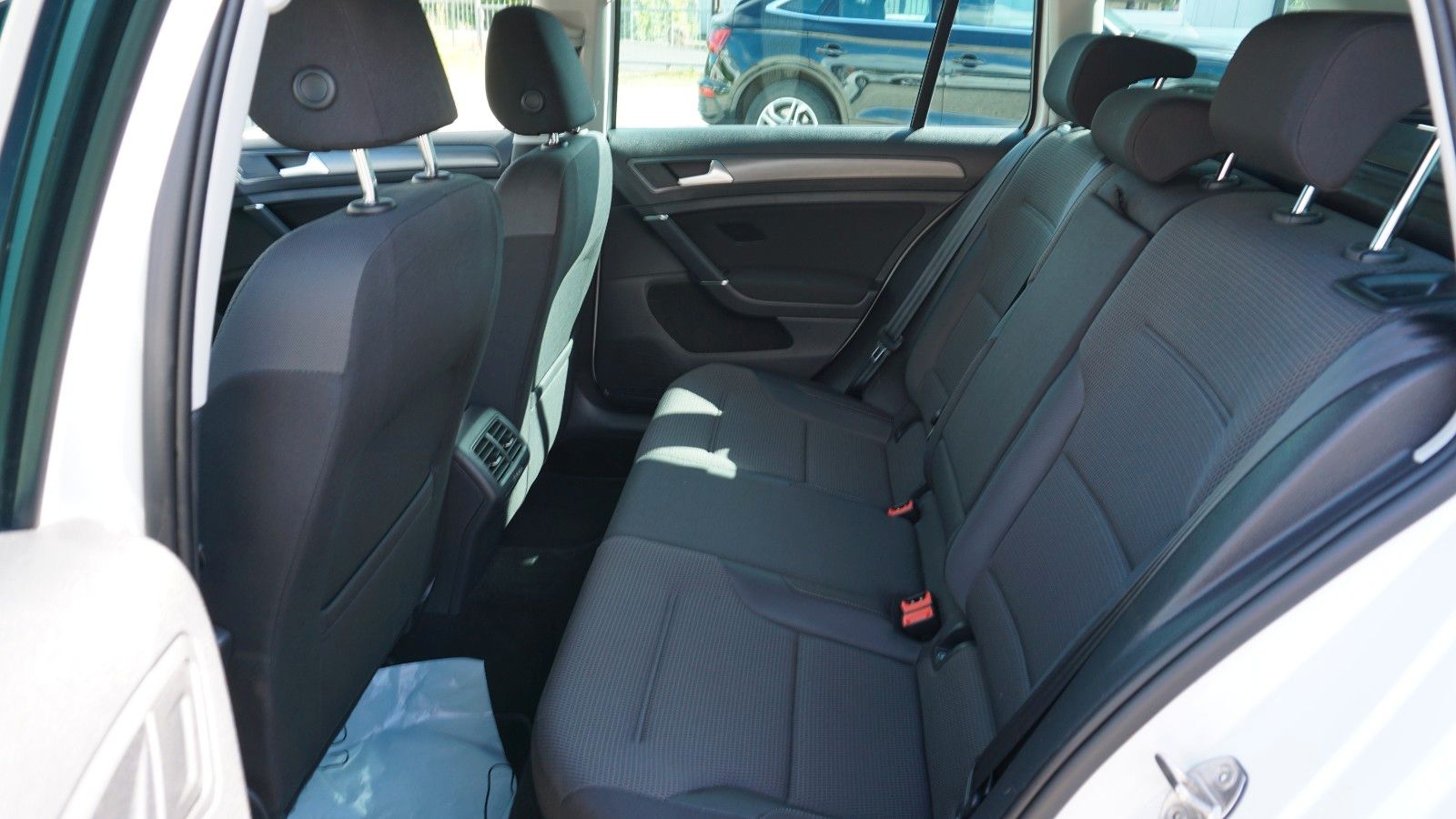 Fahrzeugabbildung Volkswagen Golf VII Variant Comfortline ACC,Navi,SH,PDC