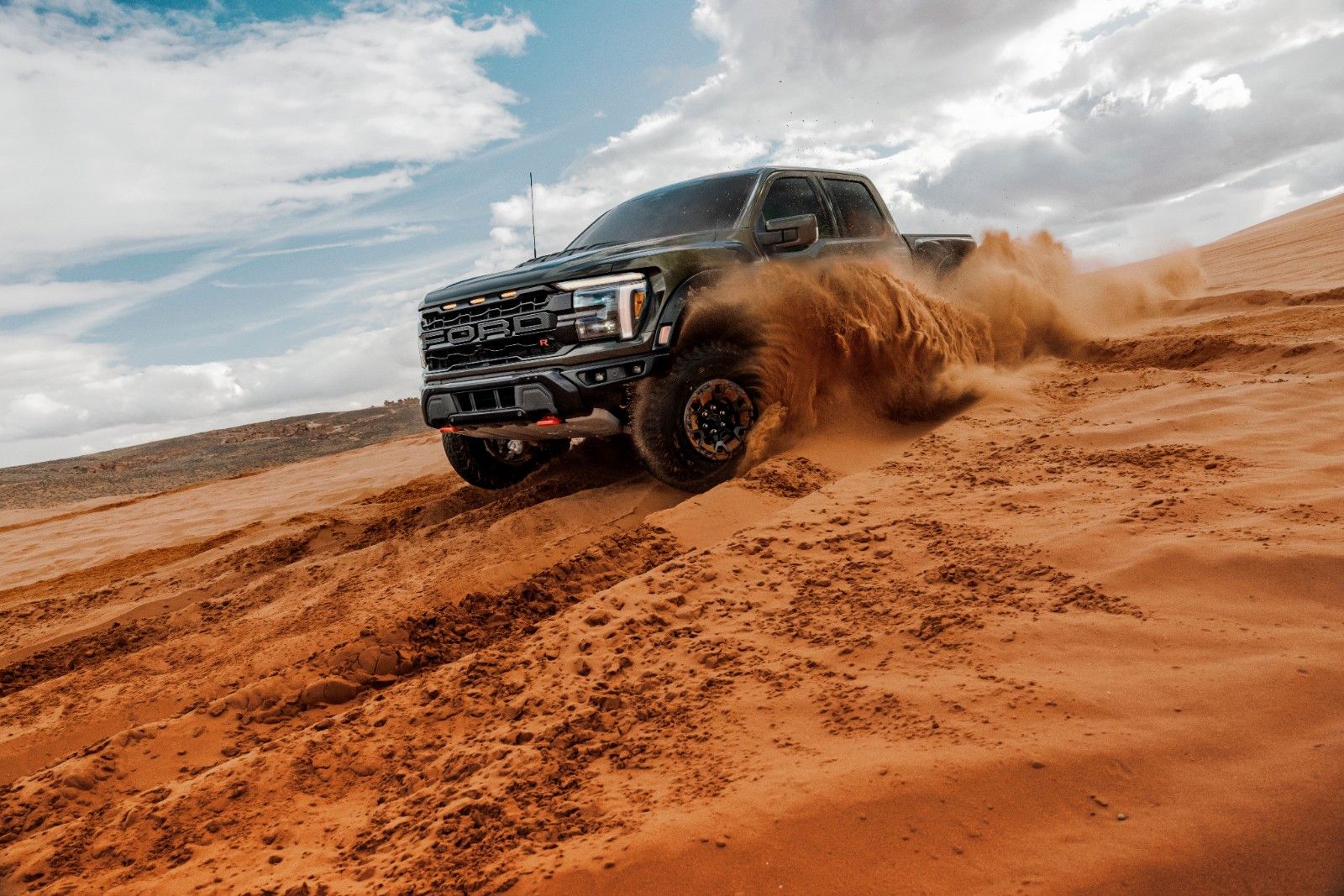 Fahrzeugabbildung Ford OFFICIAL-F150 - RAPTOR R - MY27 - NEW - 5.2L V8