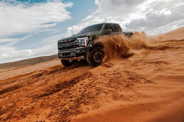Ford OFFICIAL-F150 - RAPTOR R - MY27 - NEW - 5.2L V8