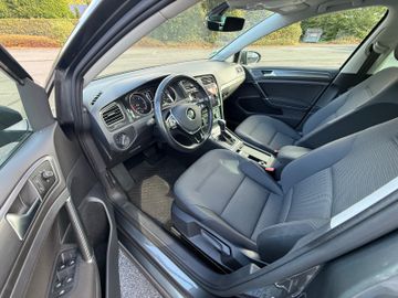 Volkswagen Golf - 10