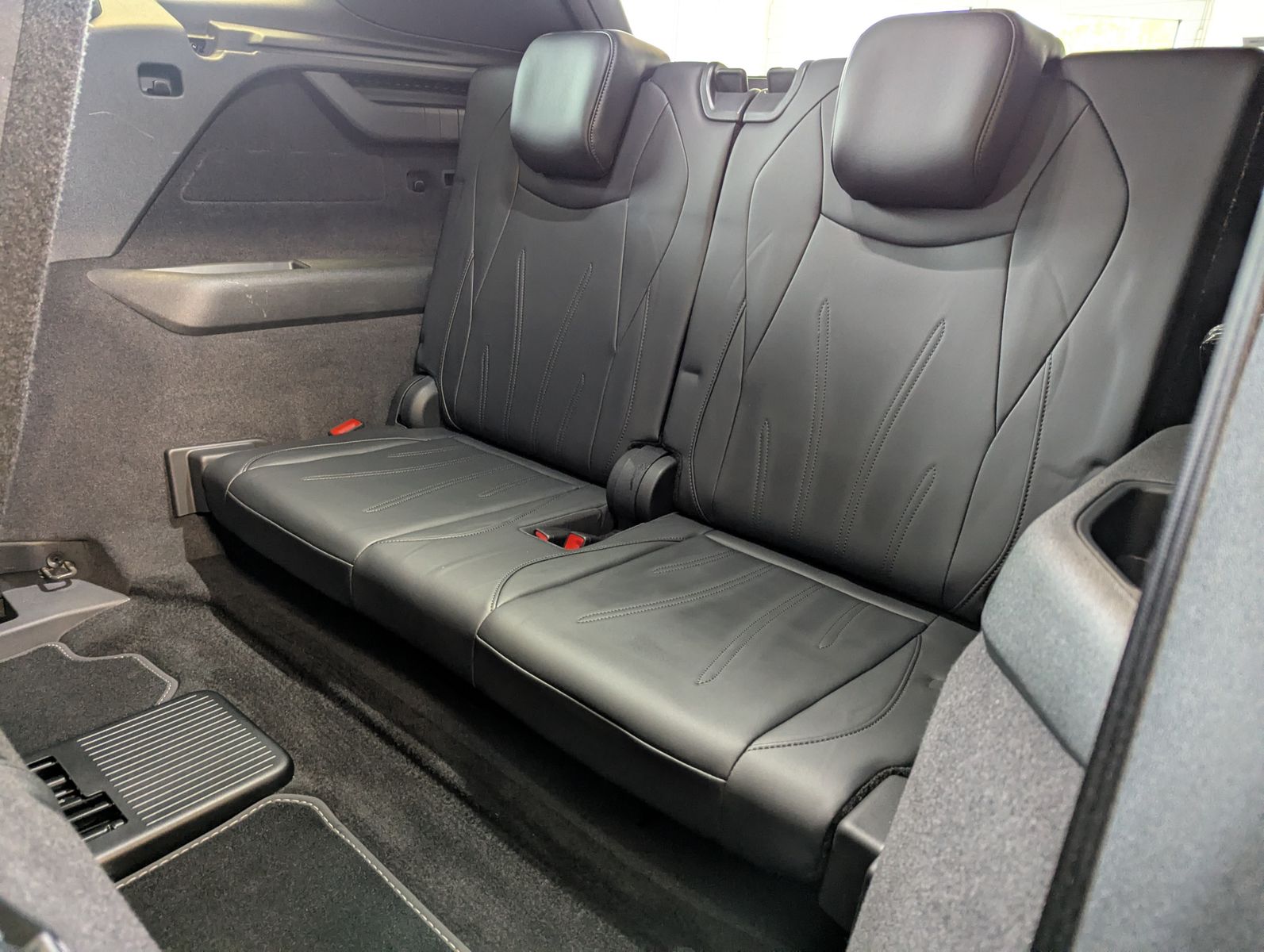 Fahrzeugabbildung Volkswagen Tayron 2.0 R-Line Leder Launch Pano Matrix AHK