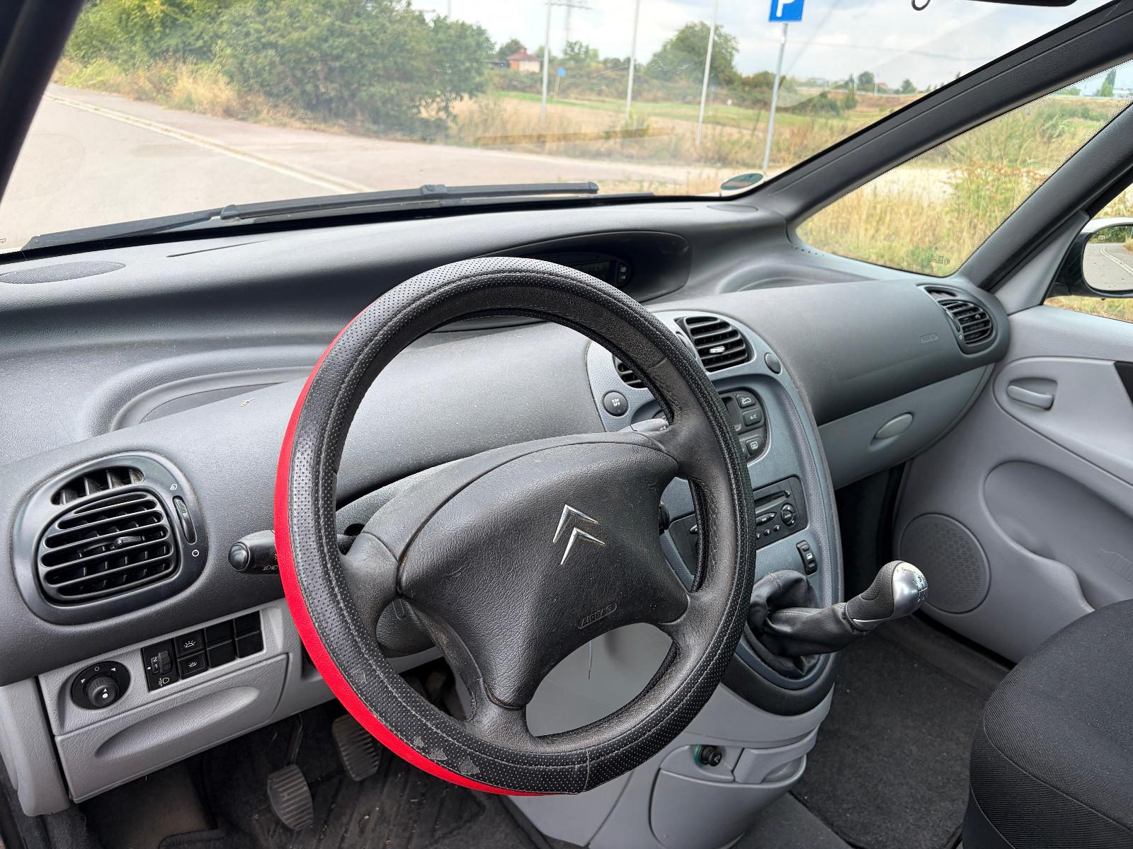 Citroën Xsara Picasso 1.6 16V Confort*KLIMAAUTO*AHK*TÜV*