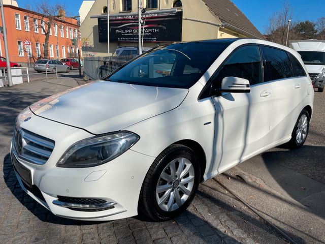 Mercedes-Benz B 180 *1.HAND*AUT*LEDER*BI-XENON*KAMERA*PDC*