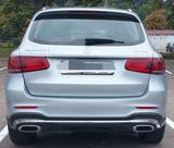 Mercedes-Benz GLC 400 d 4MATIC HUD, AMG, AHK,360,Keylessless - silberne Mercedes-Benz GLC 400