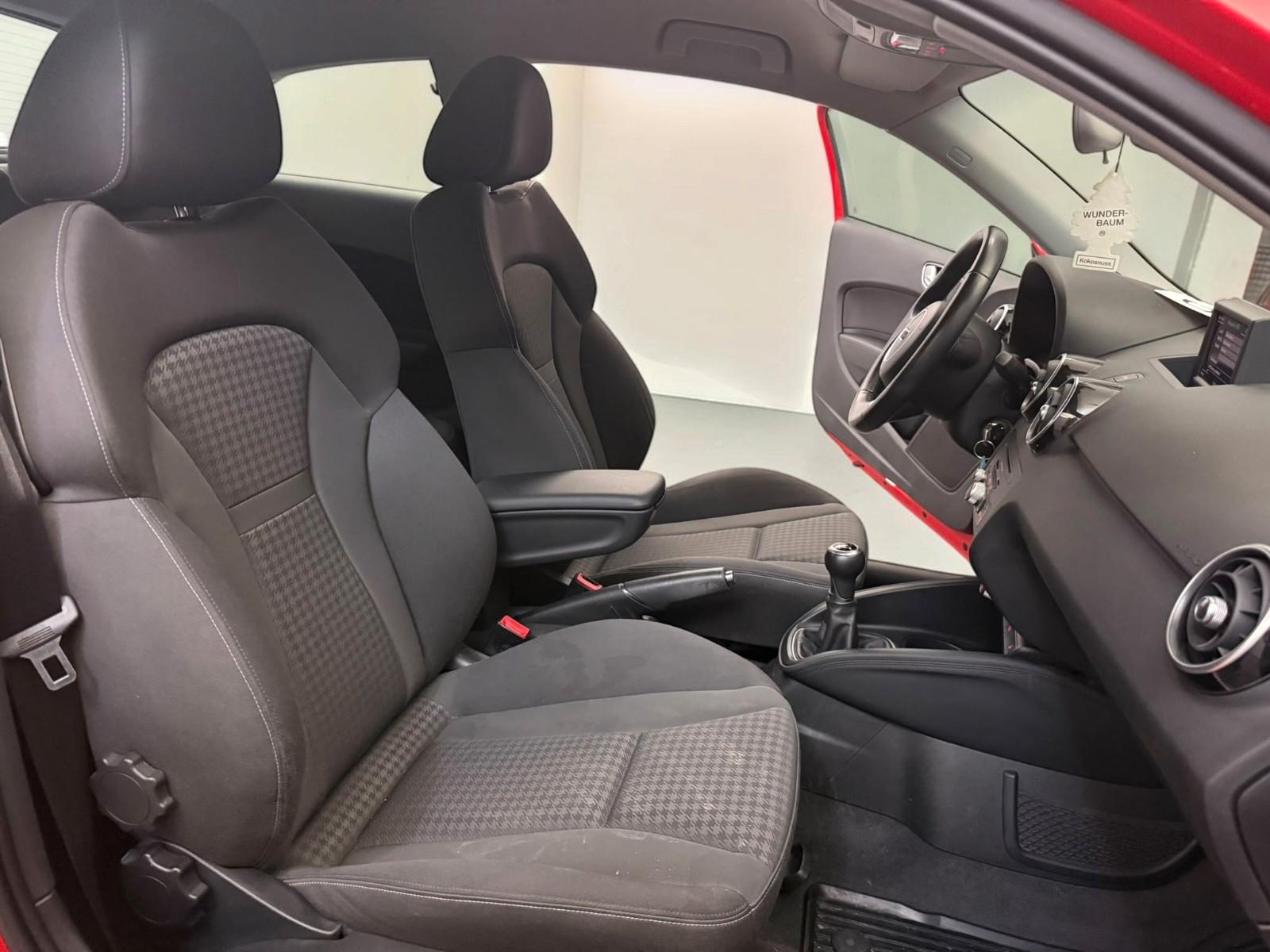 Audi A1 ambition*NAVI*SHZ*LÜCKENLOS AUDI S-HEFT*KLIMA