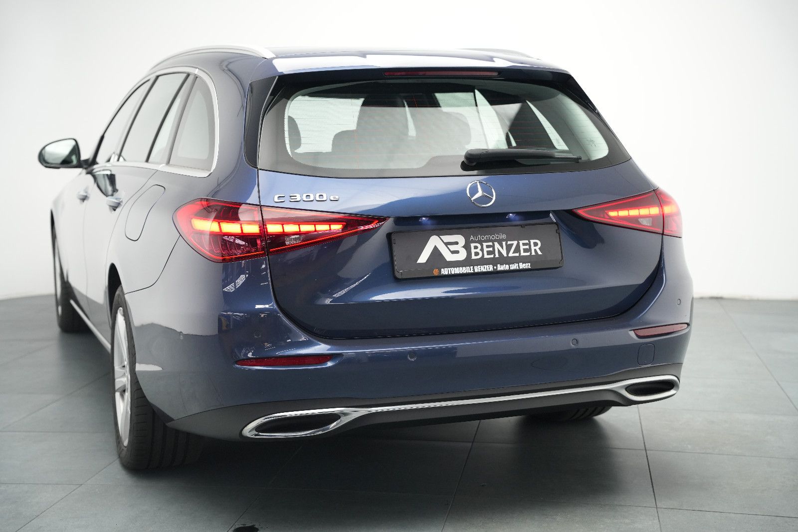 Fahrzeugabbildung Mercedes-Benz C 300e T *Ambiente*SHZ*Rückfahrkamera*T-Winkel*
