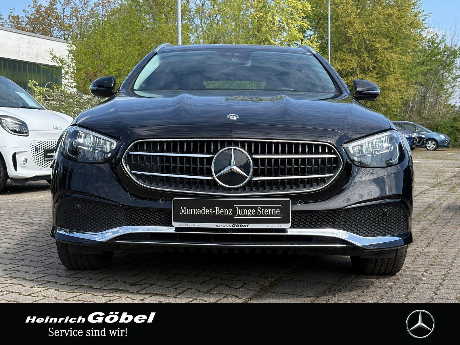 Fahrzeugabbildung Mercedes-Benz E 220 T d AVANTGARDE*CARPLAY*TOTWINKEL*AMBIENTE