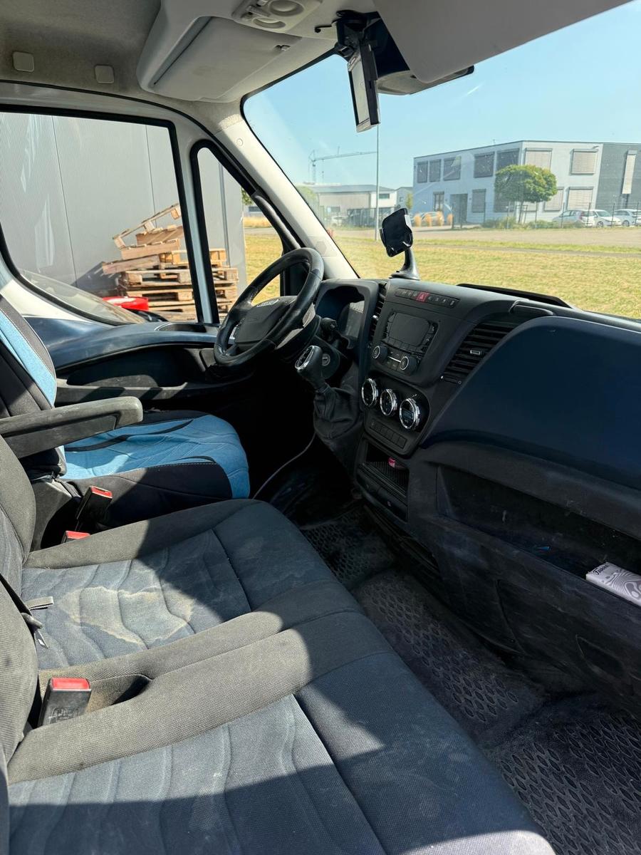 Iveco Daily Kasten 2.3TDI Autom.!Klima!DAB!GRA!AHK!PDC