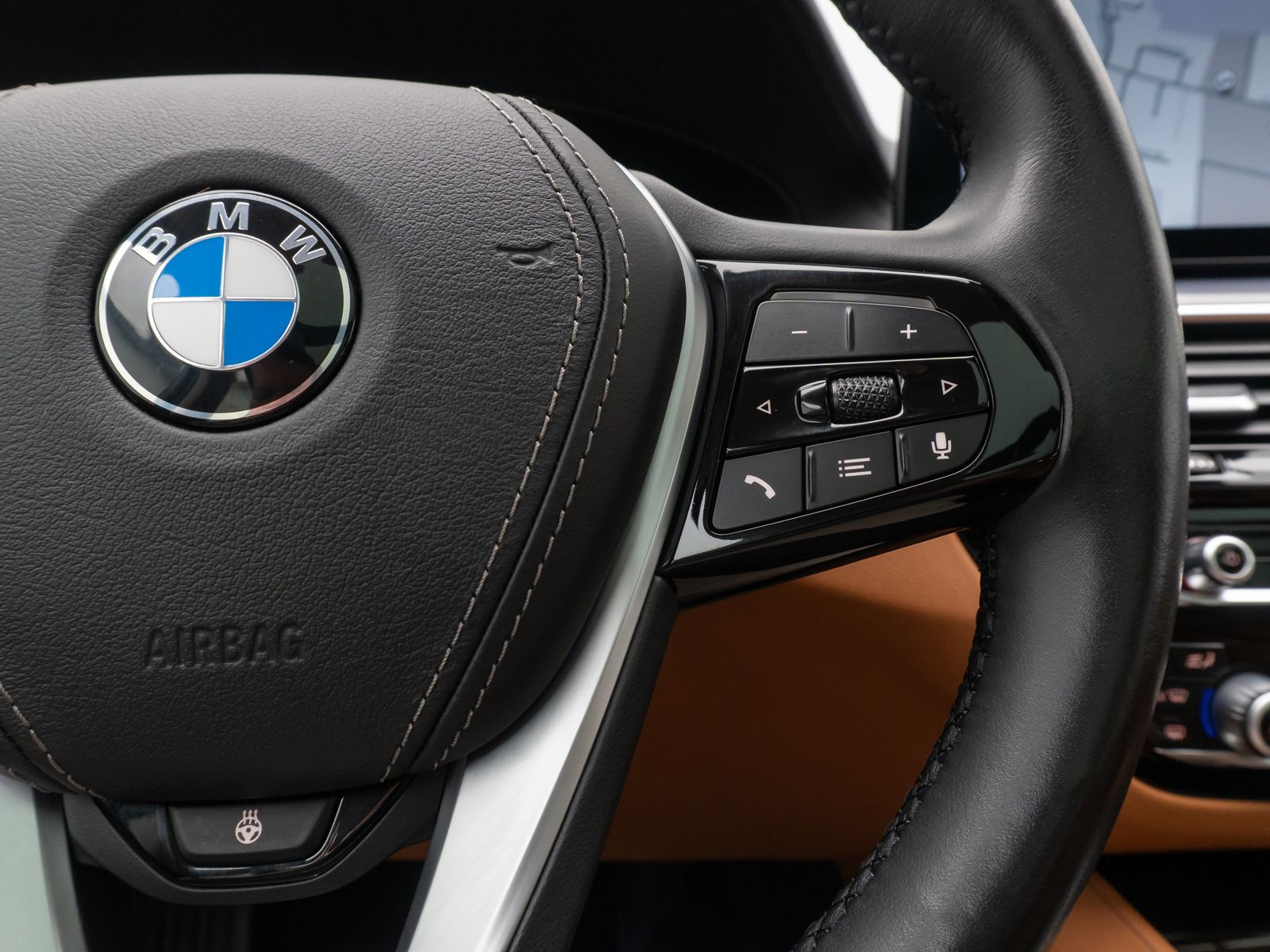 Fahrzeugabbildung BMW 540d xD Luxury Line Panorama HUD HIFi DAB DisKey
