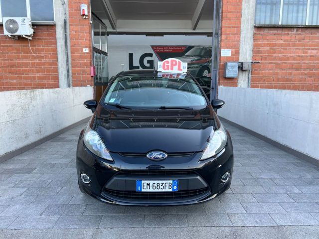 Ford Fiesta 1.4 16V 5p. Bz.- GPL Titanium Bs.