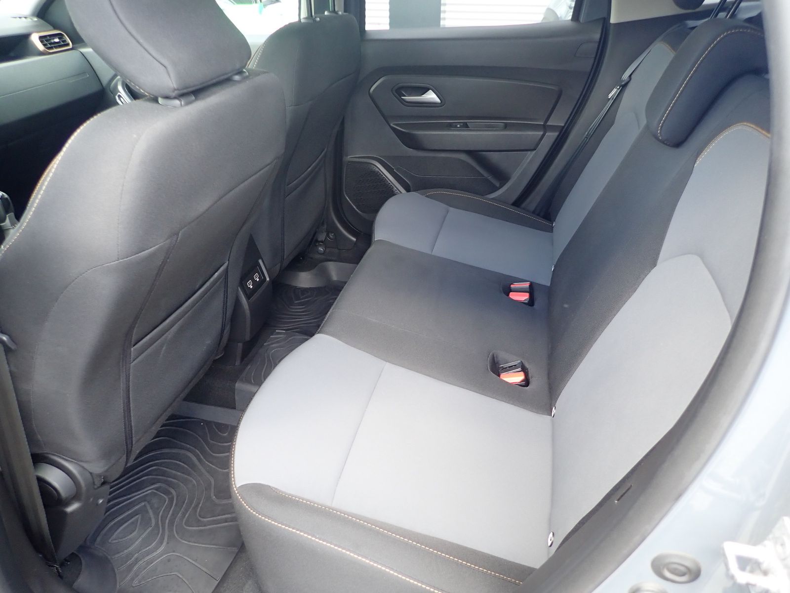 Fahrzeugabbildung Dacia Duster Extreme TCe 150 EDC